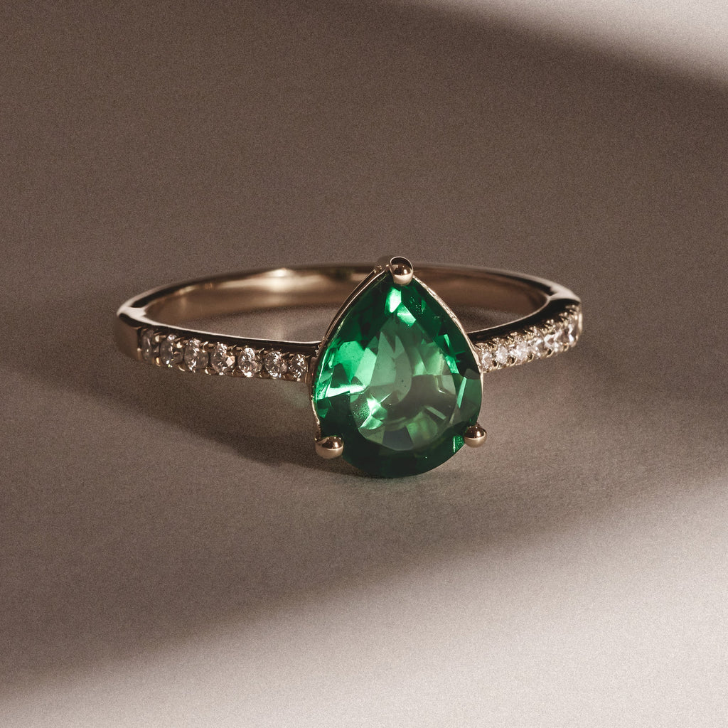 Green Emerald Pear Cut Ring in Gold