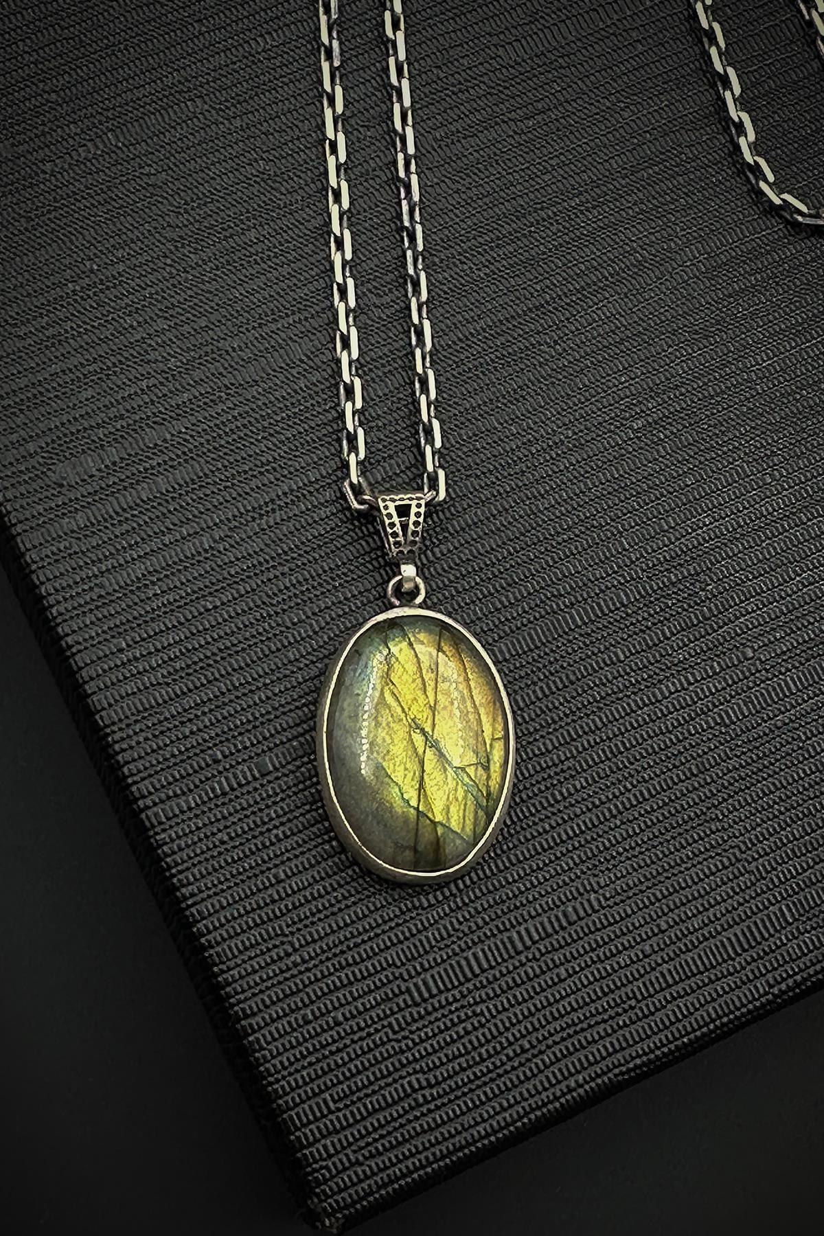 Labradorite Oval Necklace - S925 Sterling Silver