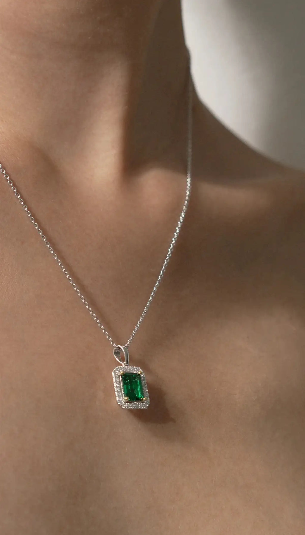 ETON EMERALD GREEN NECKLACE