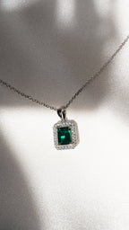 ETON EMERALD GREEN NECKLACE