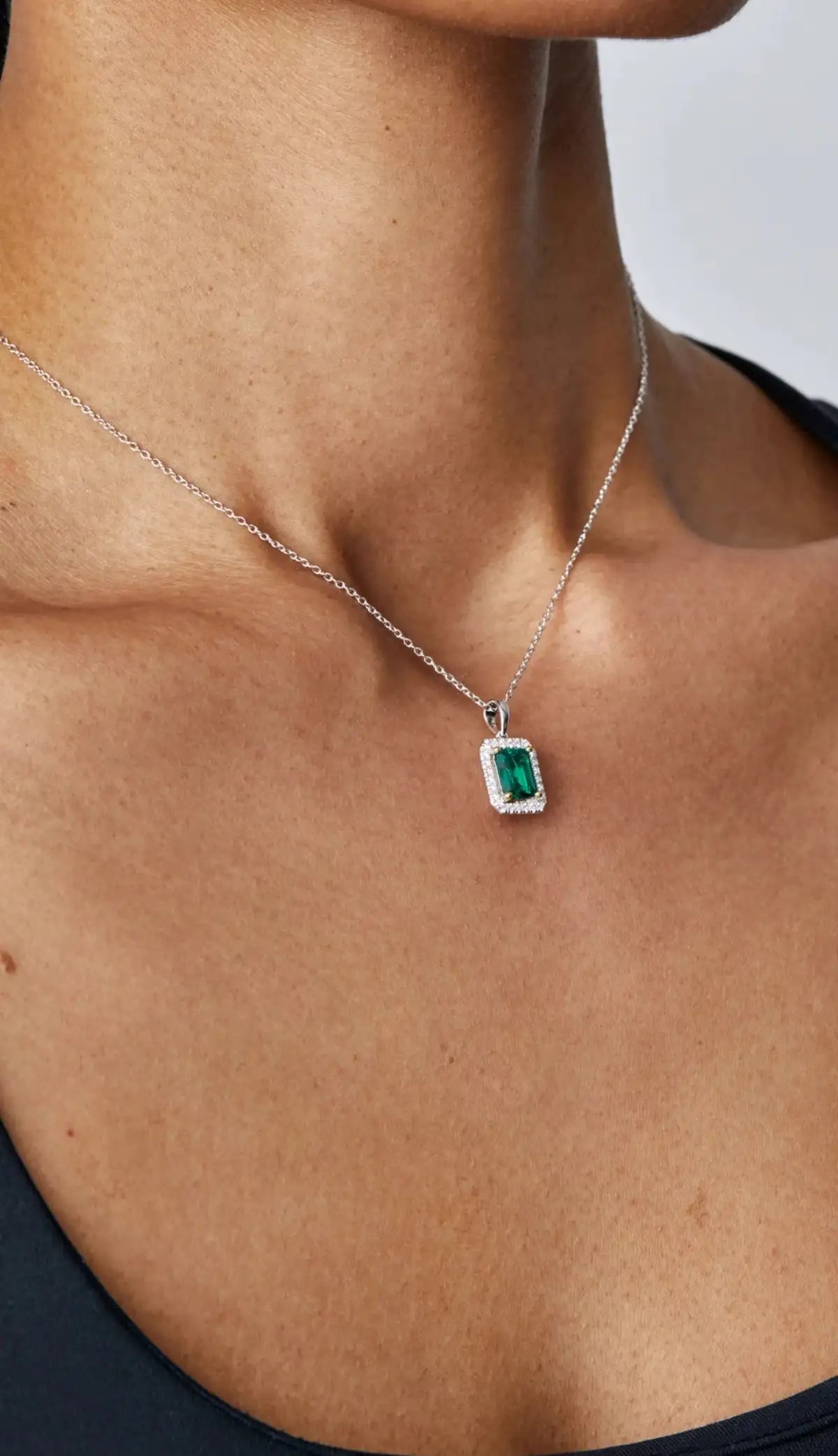 ETON EMERALD GREEN NECKLACE
