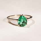 Green Emerald Pear Cut Ring in Gold