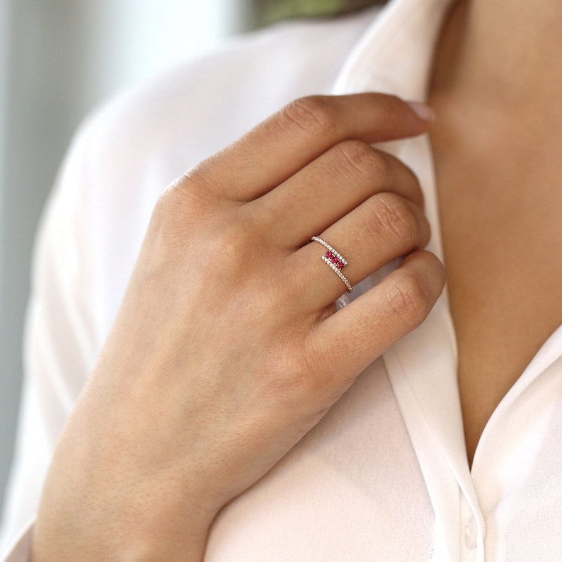 Twist Ruby Ring Silver