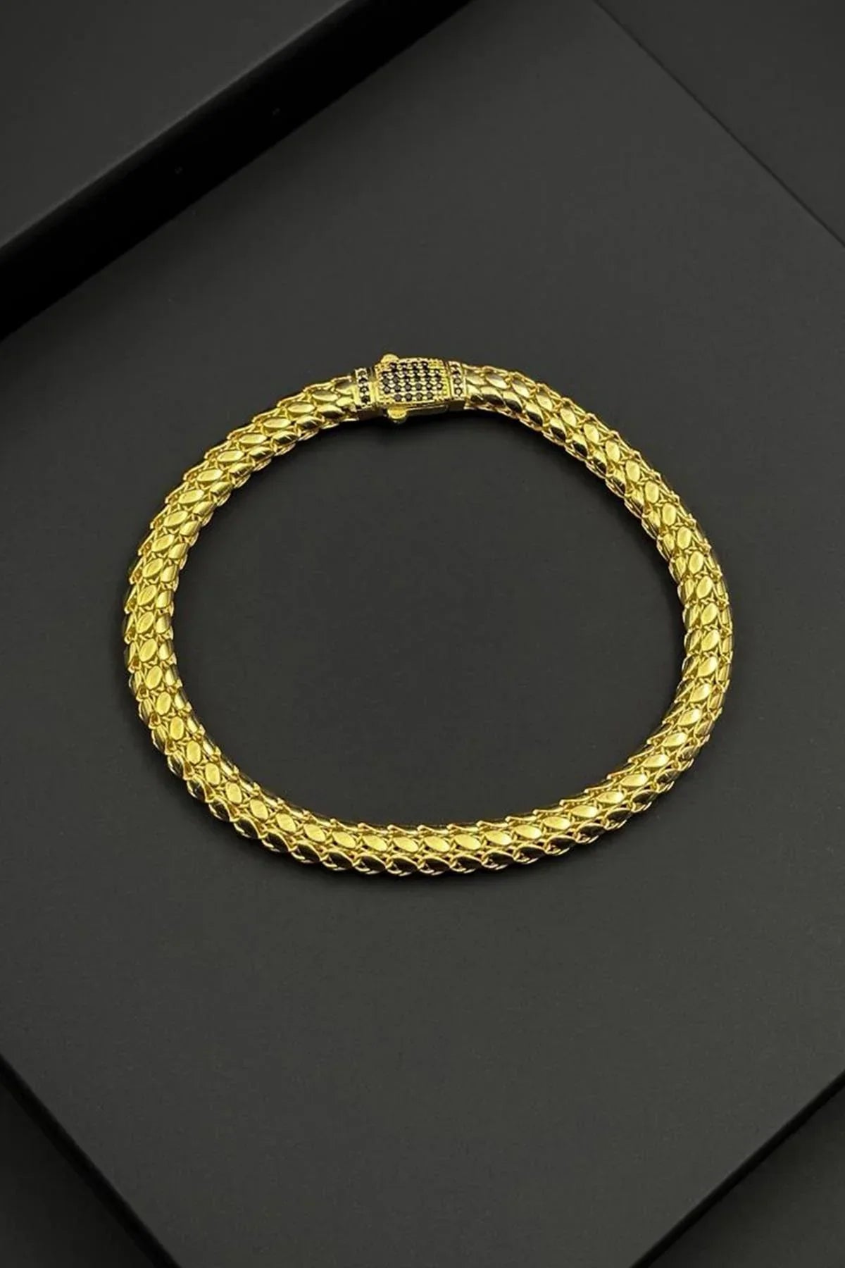 Skin Bracelet - Gold