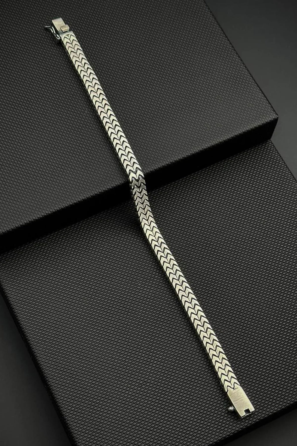 Double Arrows Bracelet