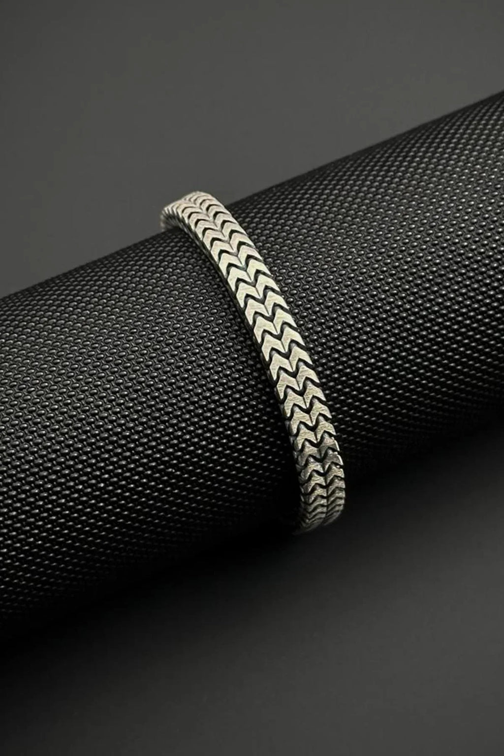 Double Arrows Bracelet