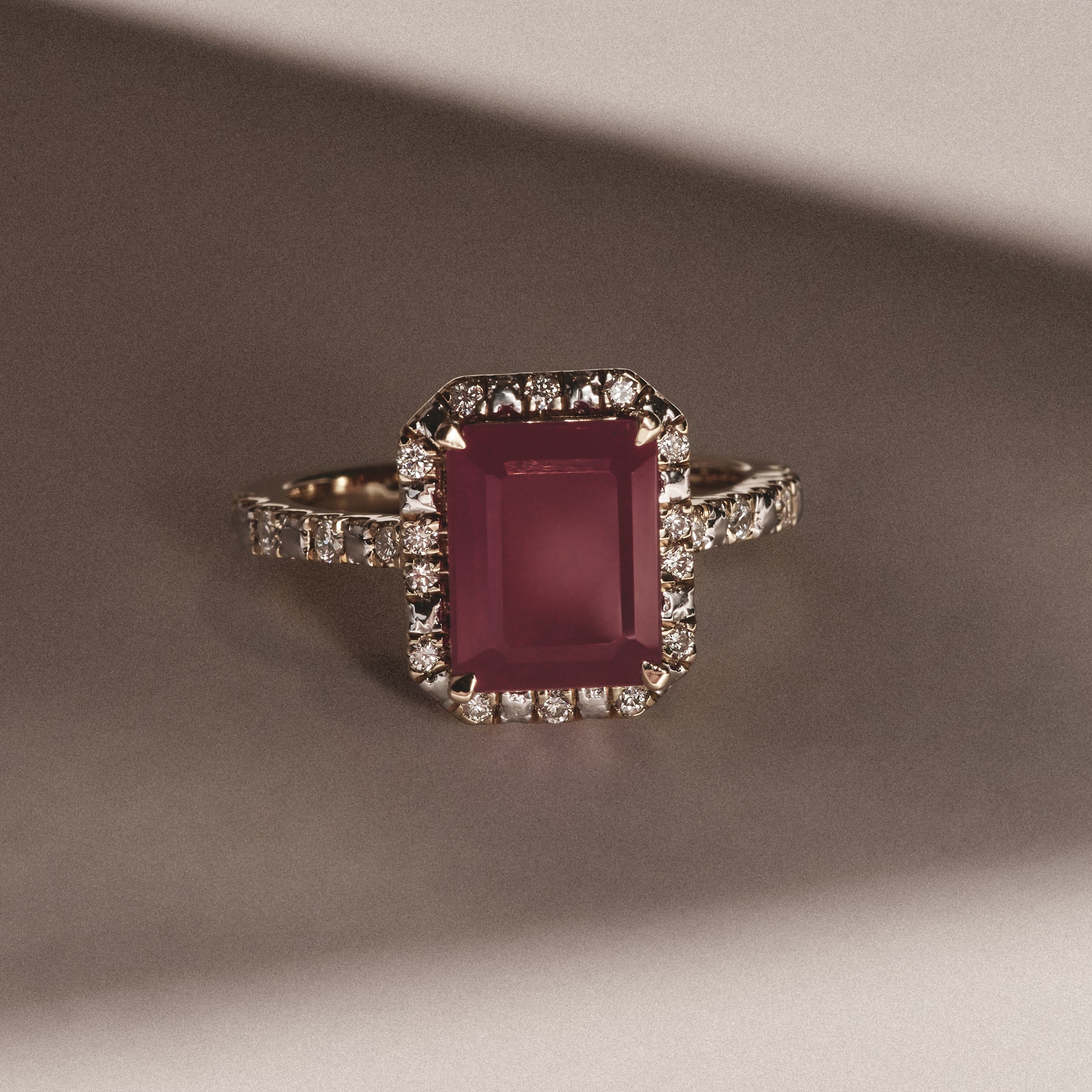 Ruby Peer Cut Ring in Gold