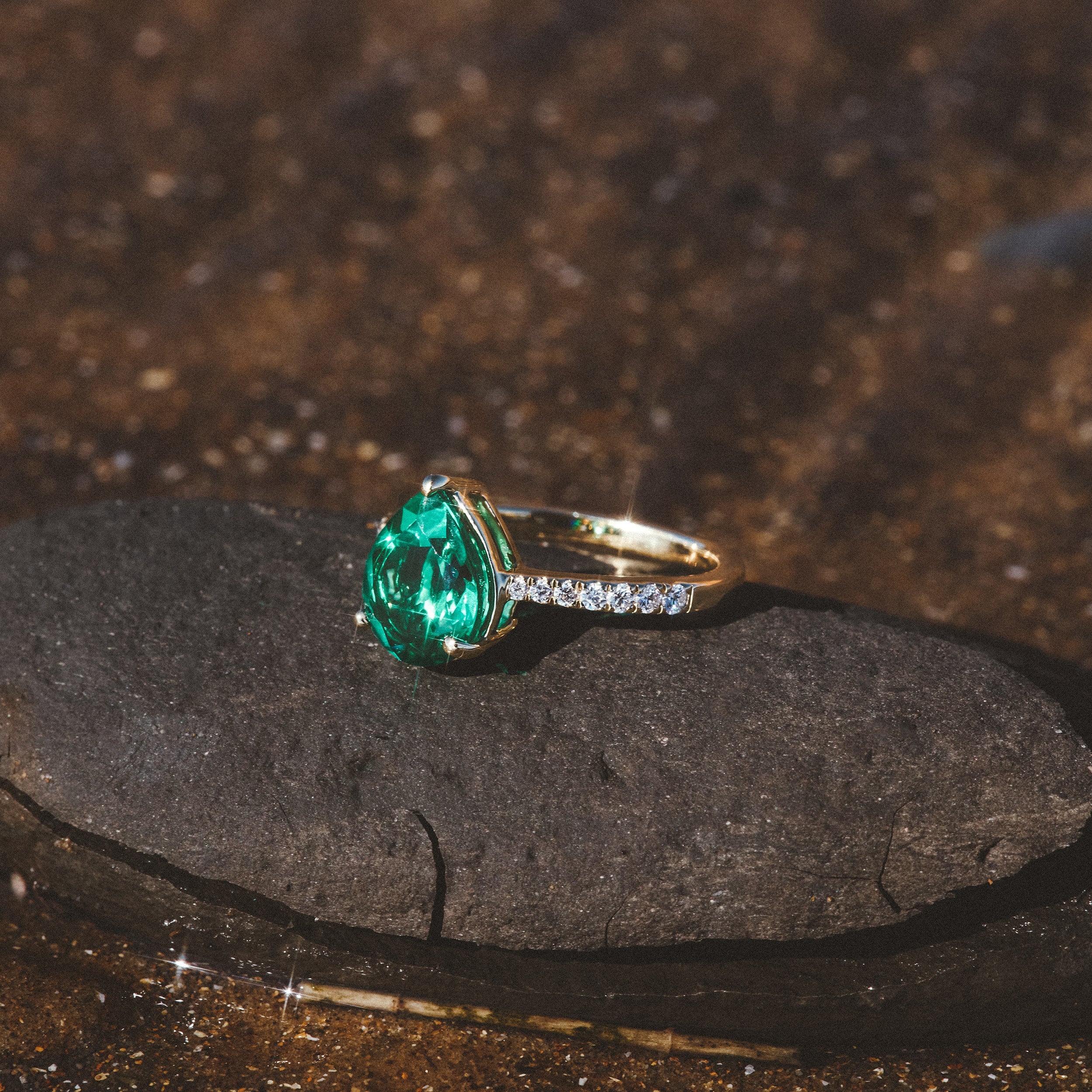 Green Emerald Pear Cut Ring in Gold