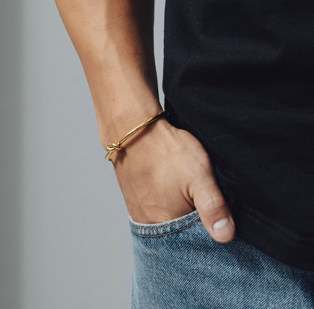 Knot Bangle - Gold