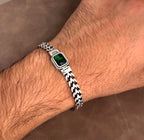 Hirvon - Emerald Clasp Silver Bracelet