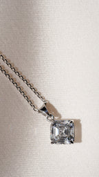 CHARLIE NECKLACE