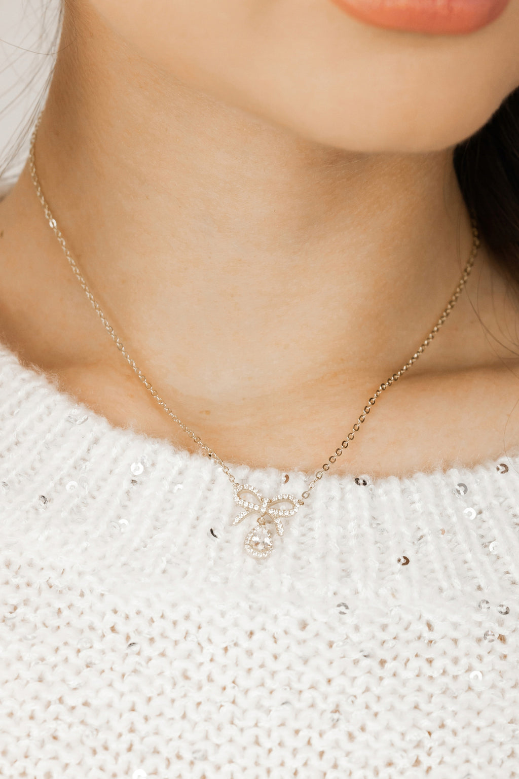 Bow with pear Necklace