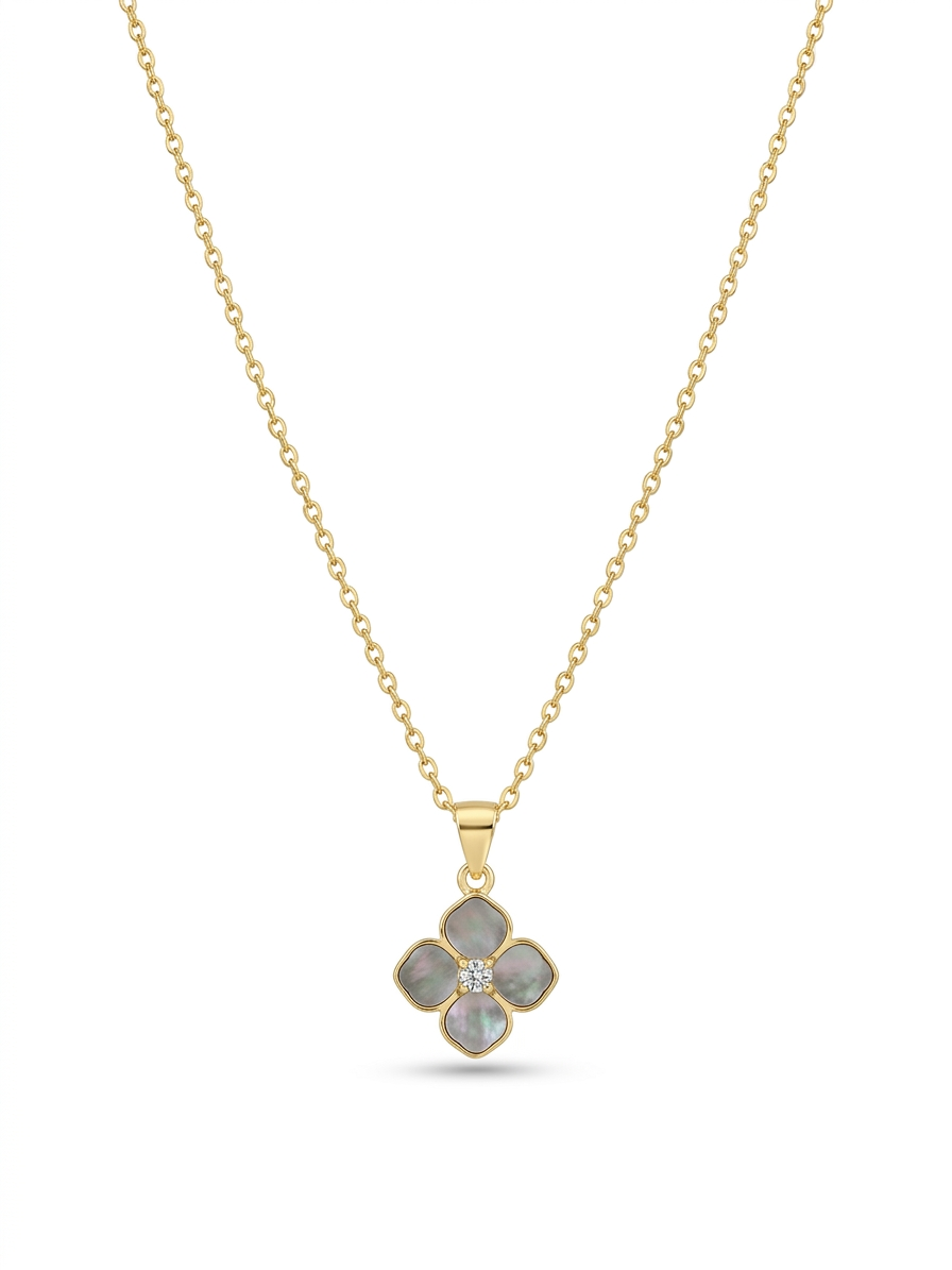 Clover Pearl Necklace