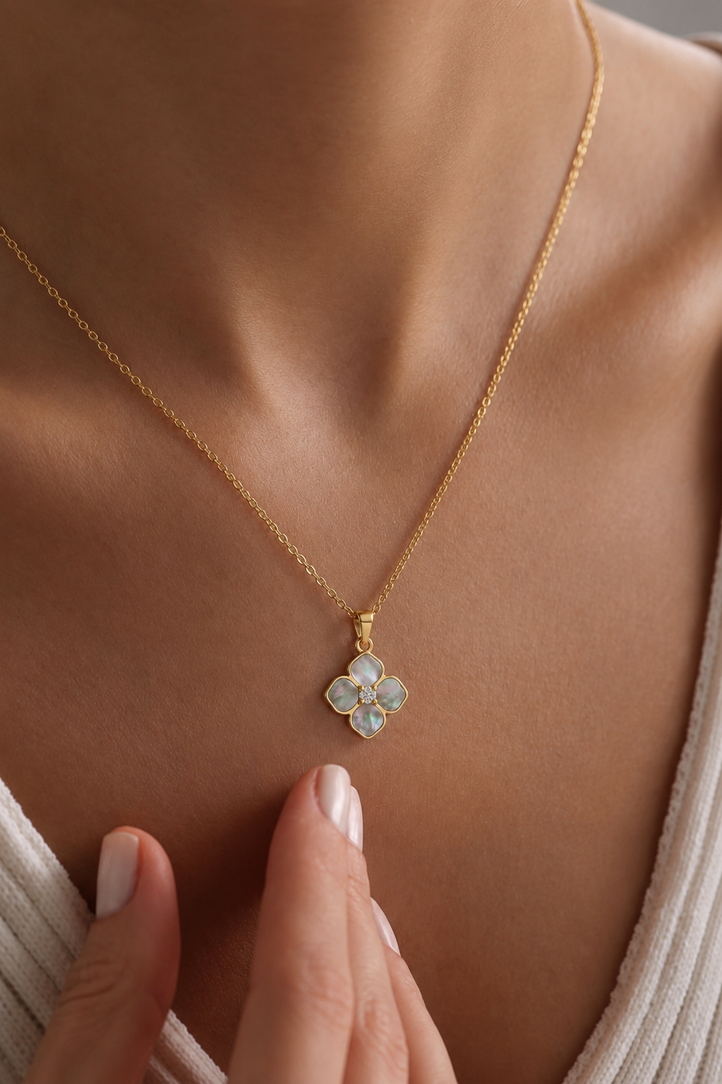 Clover Pearl Necklace