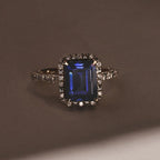 Blue Sapphire Peer Cut Ring in Gold