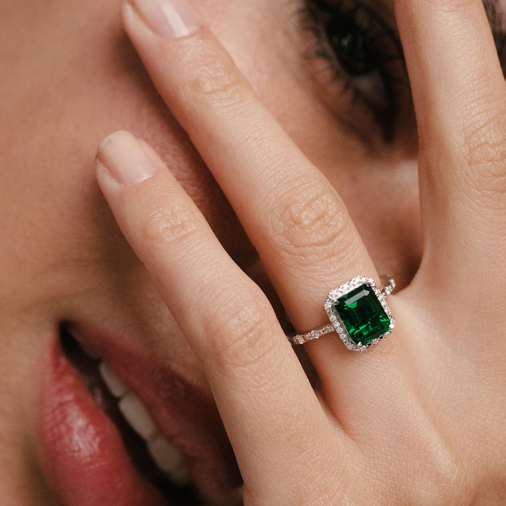 Green Emerald Peer Cut Ring in Silver