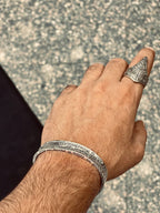 XIYANIKE Vintage Luxury Graffiti Cuff Bracelet