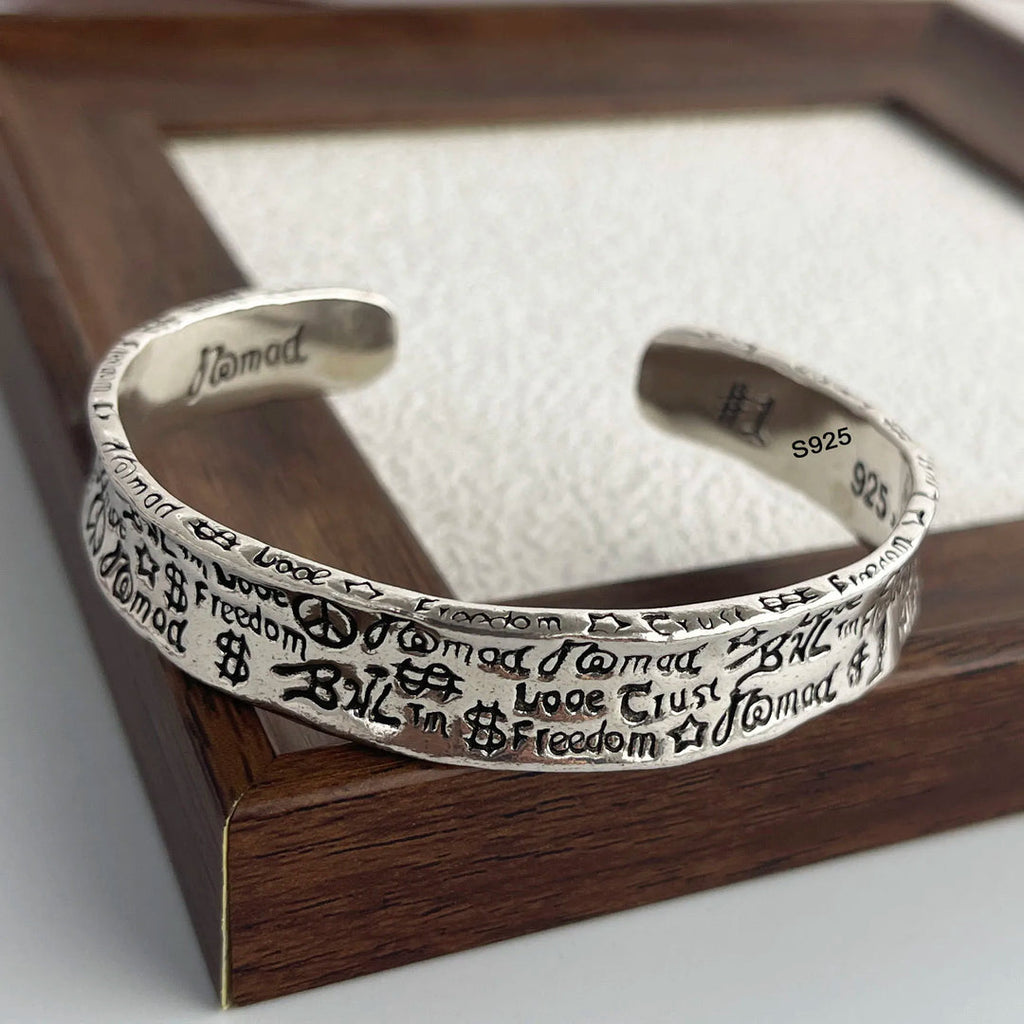 XIYANIKE Vintage Luxury Graffiti Cuff Bracelet