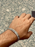 XIYANIKE Vintage Luxury Graffiti Cuff Bracelet