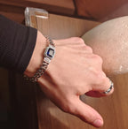 Hirvon - Sapphire Clasp Silver Bracelet