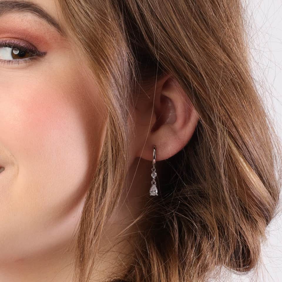 Silver earrings with pendant drop