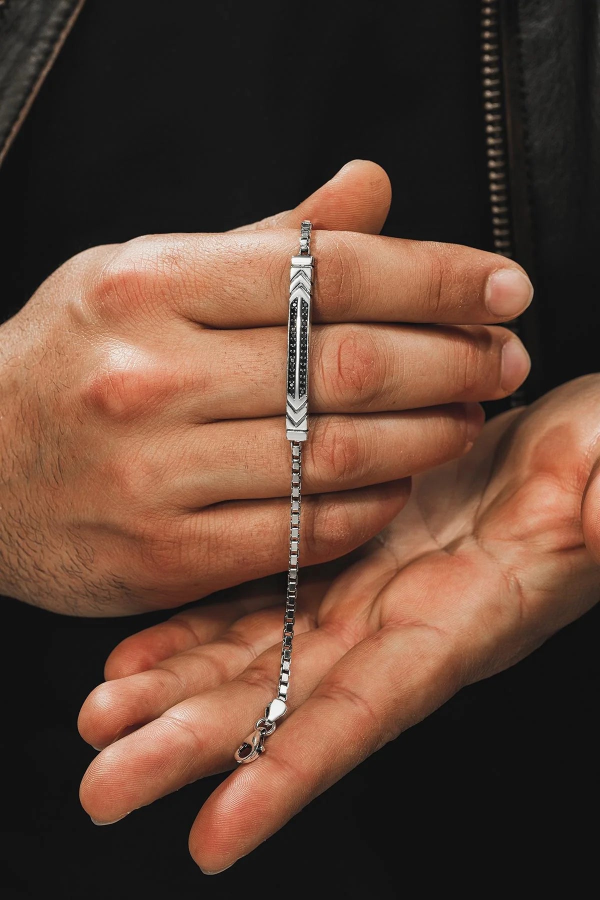 Midnight Arrow -S925 Sterling Silver Bracelet - Sila Silver Jewelry